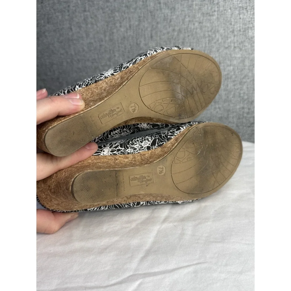 Dexflex Comfort Womens Black White Floral Canvas Peep Toe Cork‎ Wedges Size 7.5